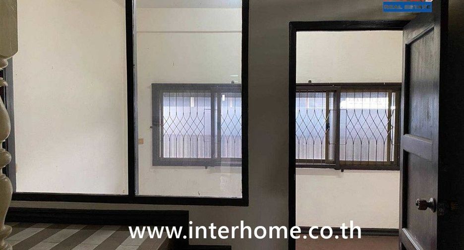 For sale retail Space in Mueang Samut Prakan, Samut Prakan