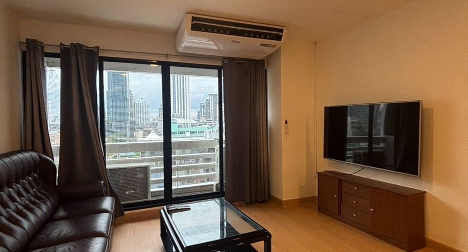 For rent 3 bedrooms condo in Khlong Toei, Bangkok