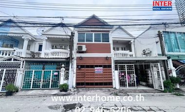 À vendre 3 chambres maison de ville à Bang Na, Bangkok