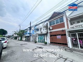 Casa adosada en venta de 3 habitaciones en Bang Na, Bangkok