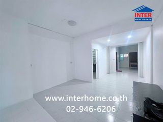 Casa adosada en venta de 3 habitaciones en Bang Na, Bangkok