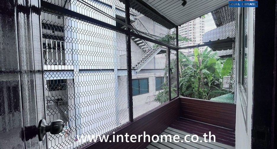 À vendre 3 chambres maison de ville à Bang Na, Bangkok