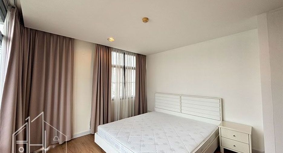 For rent 3 ベッドルーム condo in Khlong Toei, Bangkok