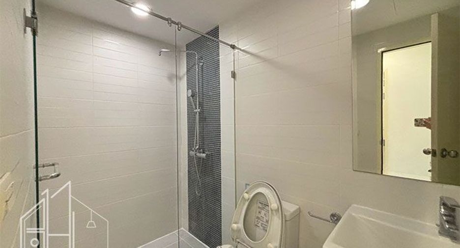 For rent 3 ベッドルーム condo in Khlong Toei, Bangkok