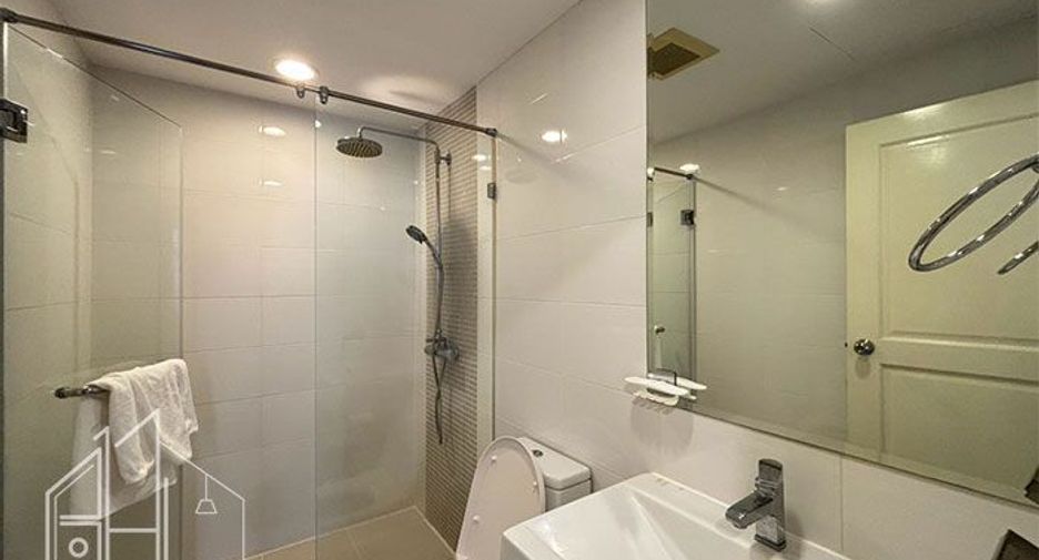 For rent 3 ベッドルーム condo in Khlong Toei, Bangkok