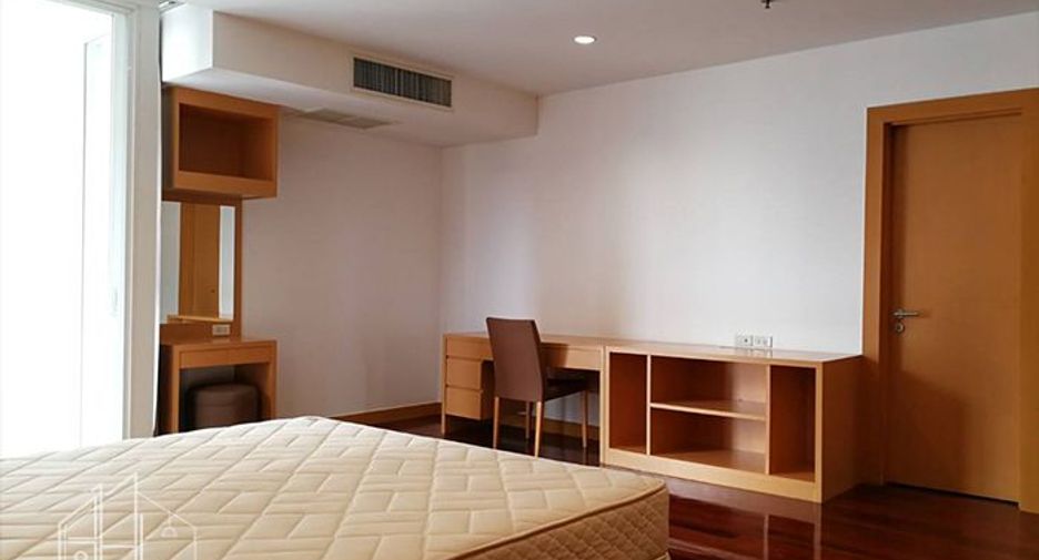 Condo en alquiler de 3 habitaciones en Watthana, Bangkok