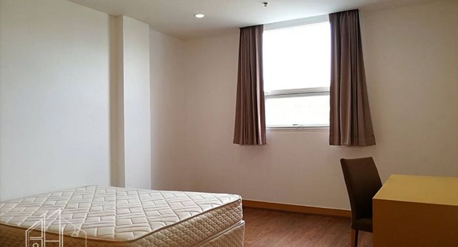 Condo en alquiler de 3 habitaciones en Watthana, Bangkok