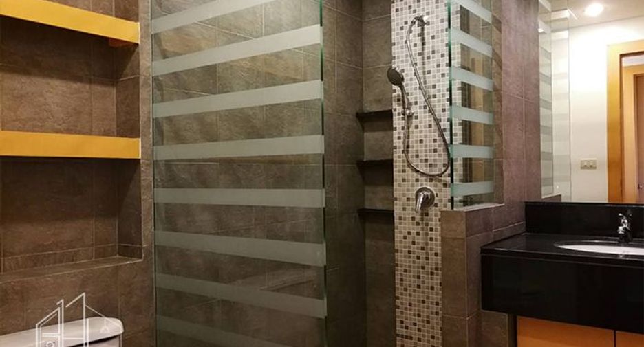 Condo en alquiler de 3 habitaciones en Watthana, Bangkok
