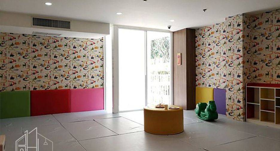 Condo en alquiler de 3 habitaciones en Watthana, Bangkok