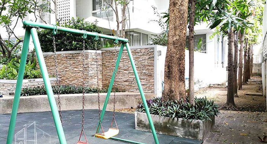 Condo en alquiler de 3 habitaciones en Watthana, Bangkok