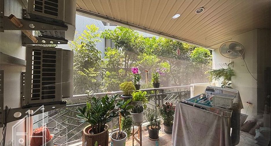 For rent 2 bedrooms condo in Watthana, Bangkok