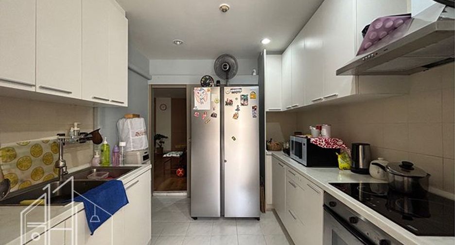 For rent 2 bedrooms condo in Watthana, Bangkok