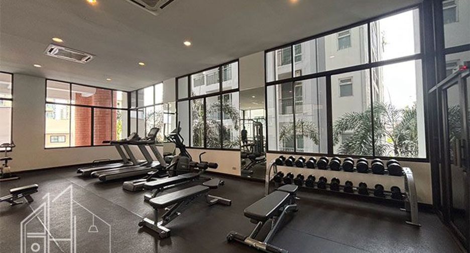 For rent 2 bedrooms condo in Khlong Toei, Bangkok
