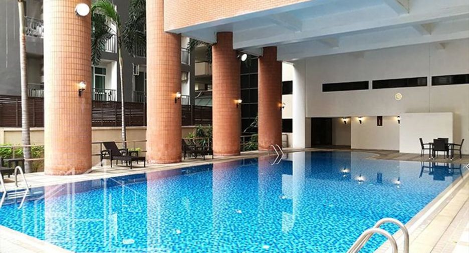 For rent 2 bedrooms condo in Khlong Toei, Bangkok