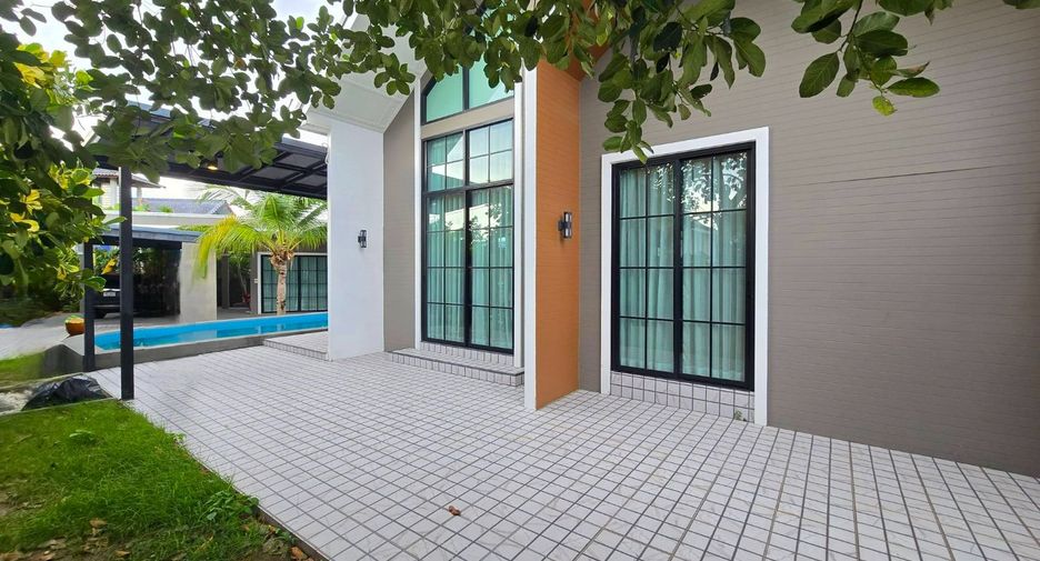 For rent and for sale 4 bedrooms villa in Bang Lamung, Chonburi