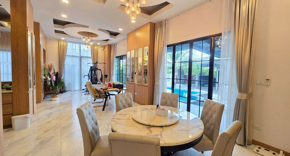 For rent and for sale 4 bedrooms villa in Bang Lamung, Chonburi