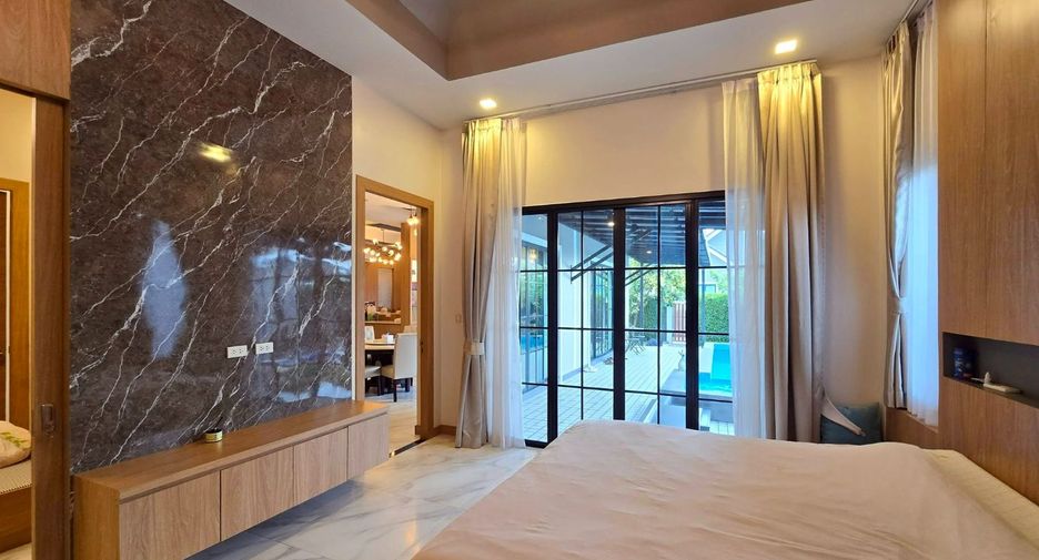 For rent and for sale 4 bedrooms villa in Bang Lamung, Chonburi