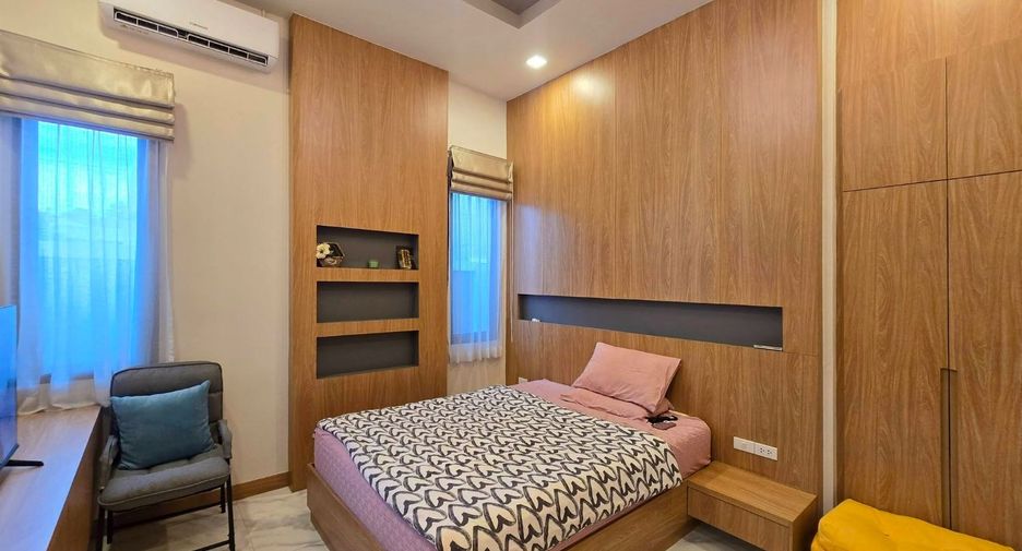 For rent and for sale 4 bedrooms villa in Bang Lamung, Chonburi