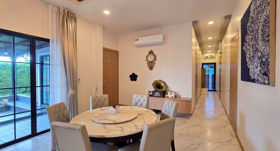 For rent and for sale 4 bedrooms villa in Bang Lamung, Chonburi