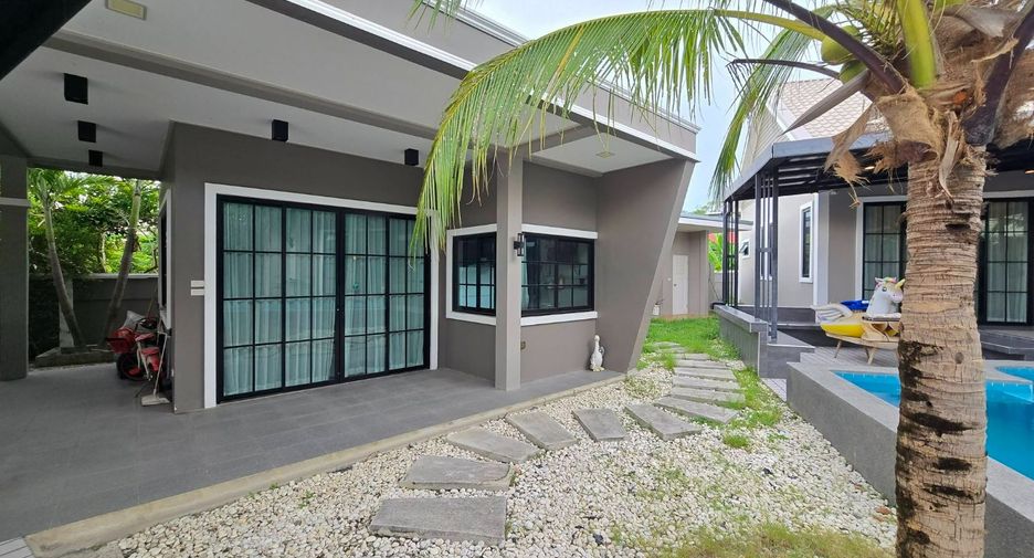 For rent and for sale 4 bedrooms villa in Bang Lamung, Chonburi