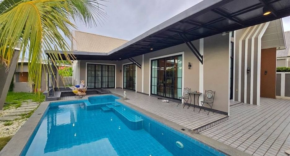 For rent and for sale 4 bedrooms villa in Bang Lamung, Chonburi