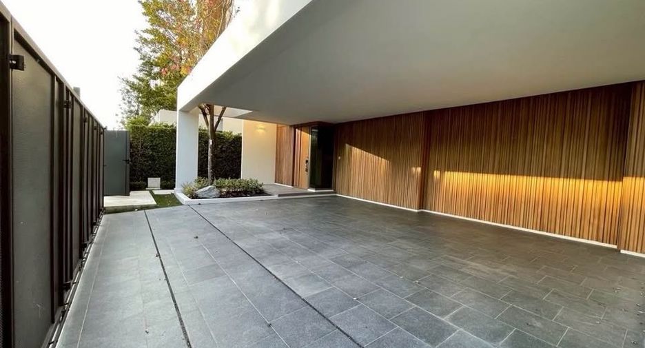 For rent 4 ベッドルーム house in Saphan Sung, Bangkok