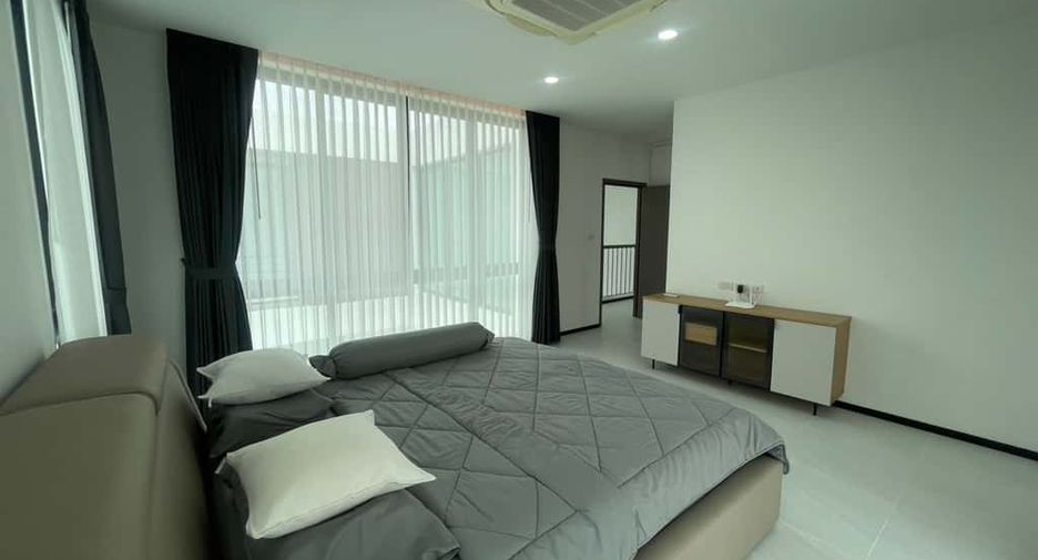For rent 4 bedrooms house in Mueang Chiang Mai, Chiang Mai