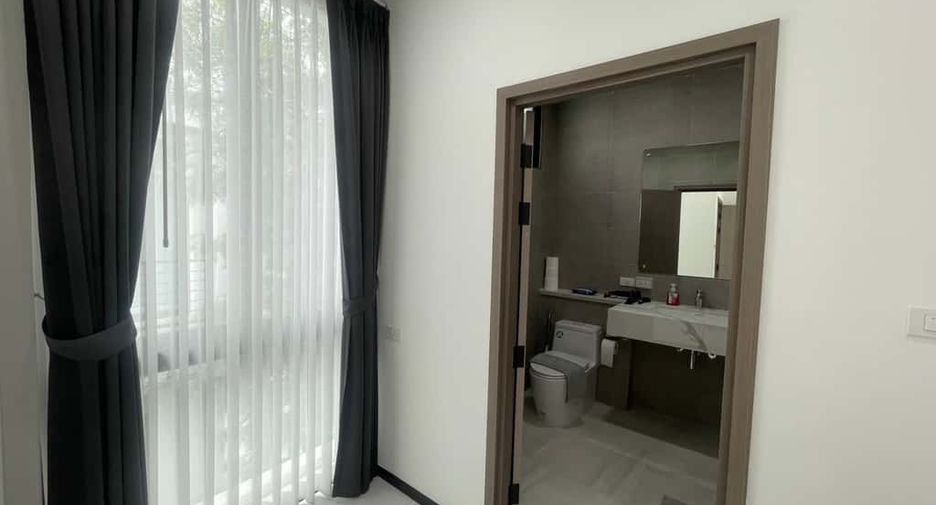 For rent 4 bedrooms house in Mueang Chiang Mai, Chiang Mai