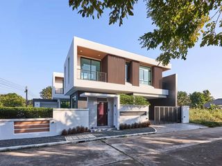 For Rent 4 Bedroom House In Mueang Chiang Mai