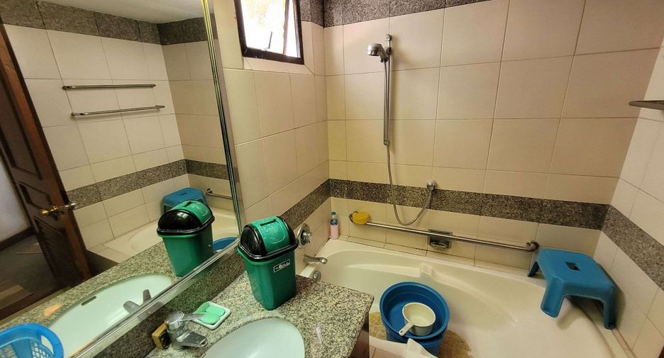 出租 和 出售 3 卧室 公寓 在 Khlong Toei, 曼谷
