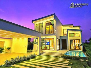 Villa en alquiler y en venta de 5 habitaciones en Bang Lamung, Chonburi