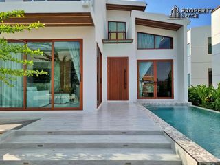 Villa en alquiler y en venta de 5 habitaciones en Bang Lamung, Chonburi