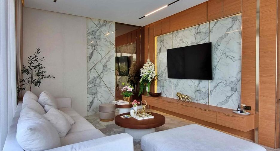 Villa en alquiler y en venta de 5 habitaciones en Bang Lamung, Chonburi