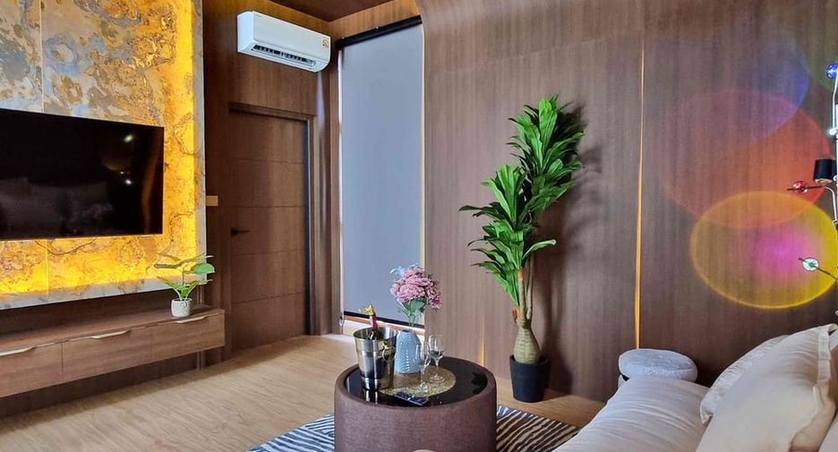 Villa en alquiler y en venta de 5 habitaciones en Bang Lamung, Chonburi