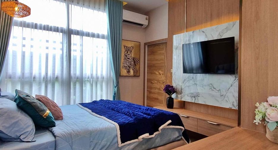 Villa en alquiler y en venta de 5 habitaciones en Bang Lamung, Chonburi