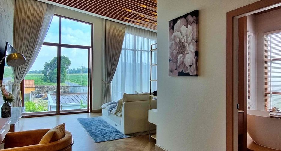 Villa en alquiler y en venta de 5 habitaciones en Bang Lamung, Chonburi