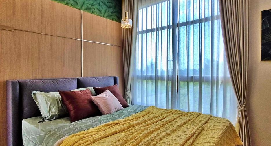 Villa en alquiler y en venta de 5 habitaciones en Bang Lamung, Chonburi