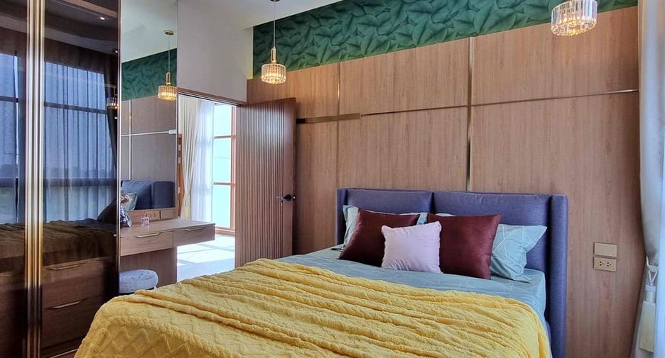 Villa en alquiler y en venta de 5 habitaciones en Bang Lamung, Chonburi