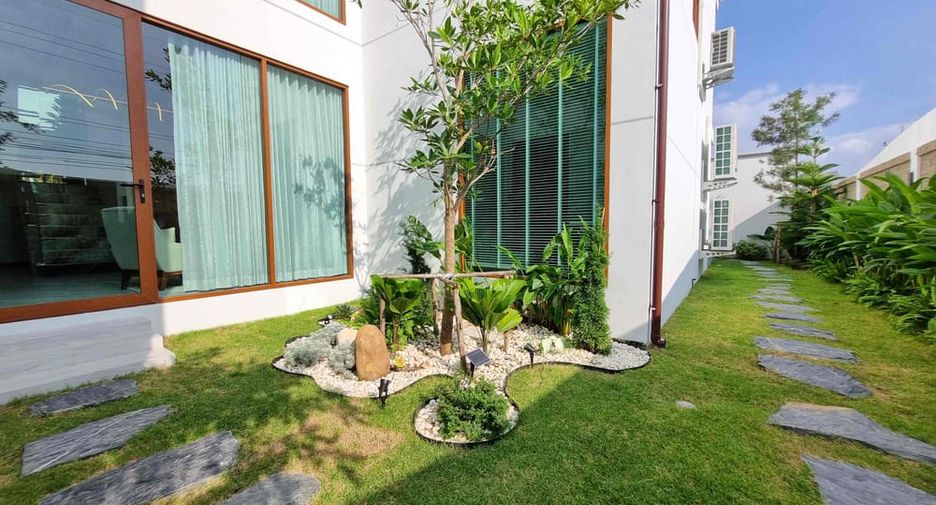 Villa en alquiler y en venta de 5 habitaciones en Bang Lamung, Chonburi