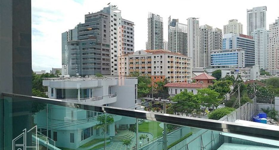 Apartment zur Miete mit 3 Zimmer in Khlong Toei, Bangkok