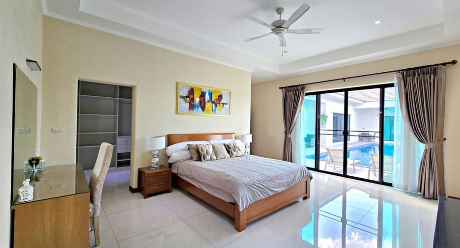 À louer et à vendre 4 chambres villa à Bang Lamung, Chonburi