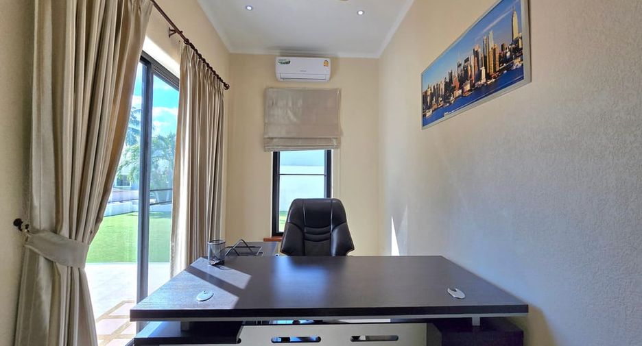 À louer et à vendre 4 chambres villa à Bang Lamung, Chonburi