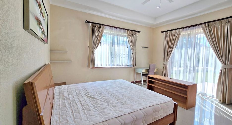 À louer et à vendre 4 chambres villa à Bang Lamung, Chonburi