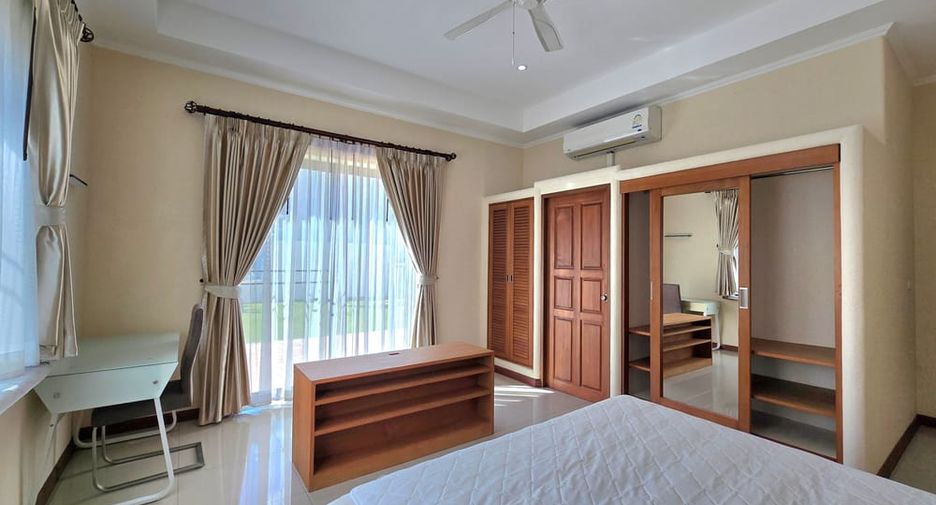 À louer et à vendre 4 chambres villa à Bang Lamung, Chonburi