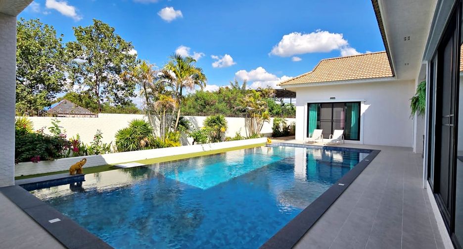 À louer et à vendre 4 chambres villa à Bang Lamung, Chonburi