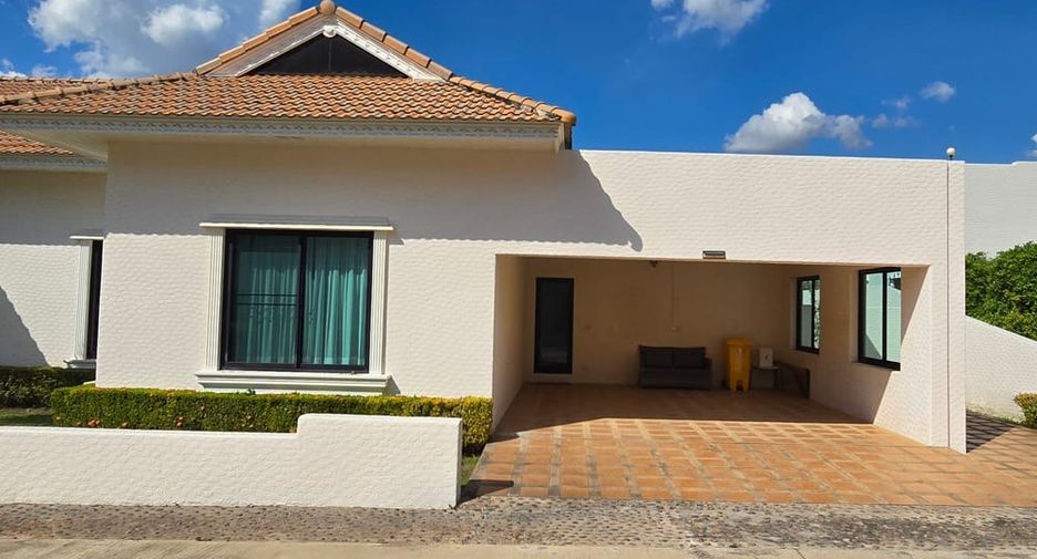 À louer et à vendre 4 chambres villa à Bang Lamung, Chonburi