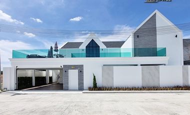 À vendre 3 chambres villa à Huay Yai, Pattaya