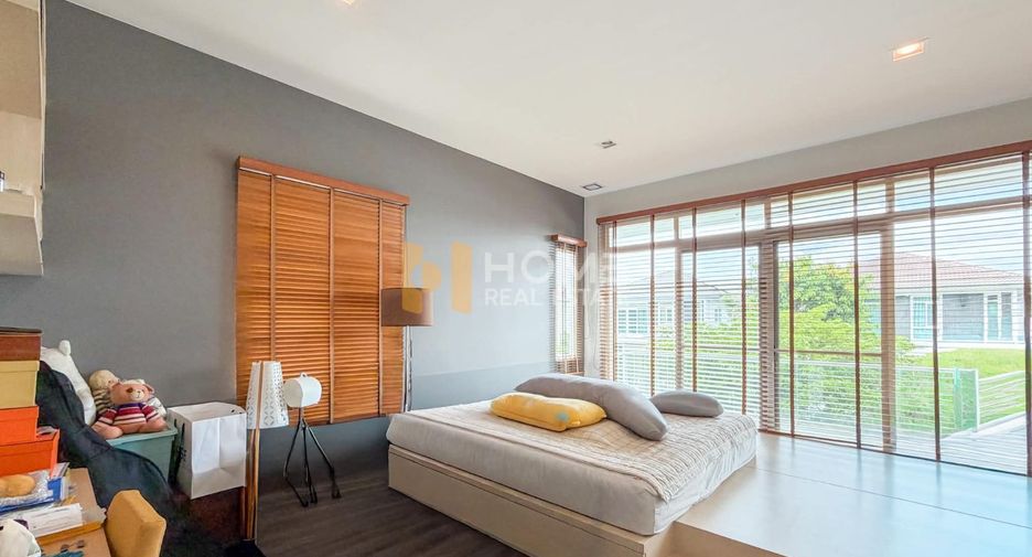 For sale 3 bedrooms house in Mueang Nonthaburi, Nonthaburi