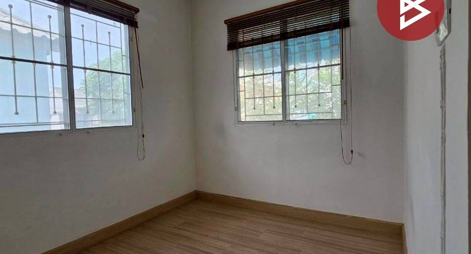 Casa adosada en venta de 3 habitaciones en Bang Khae, Bangkok
