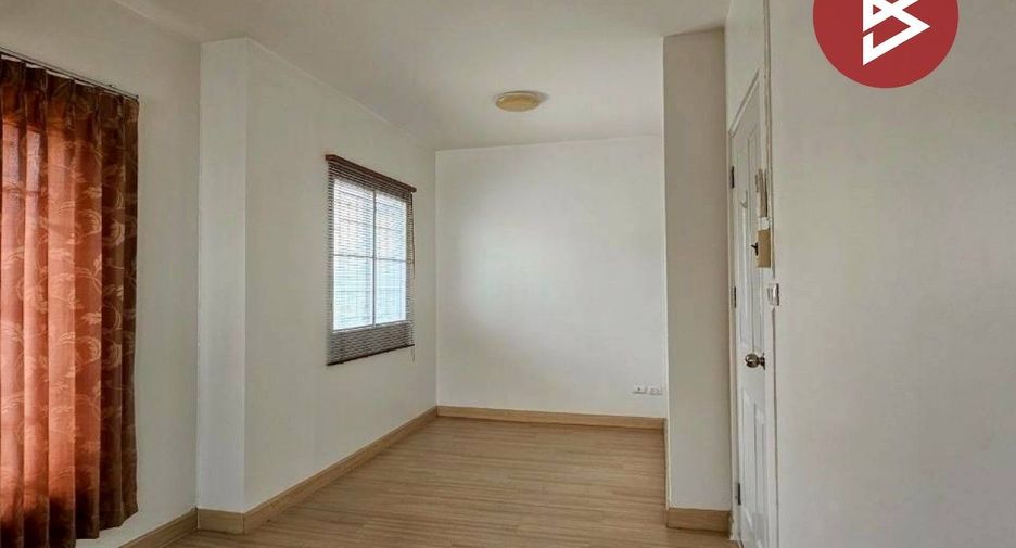 Casa adosada en venta de 3 habitaciones en Bang Khae, Bangkok